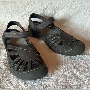 Jambu Women's Gray Sandals